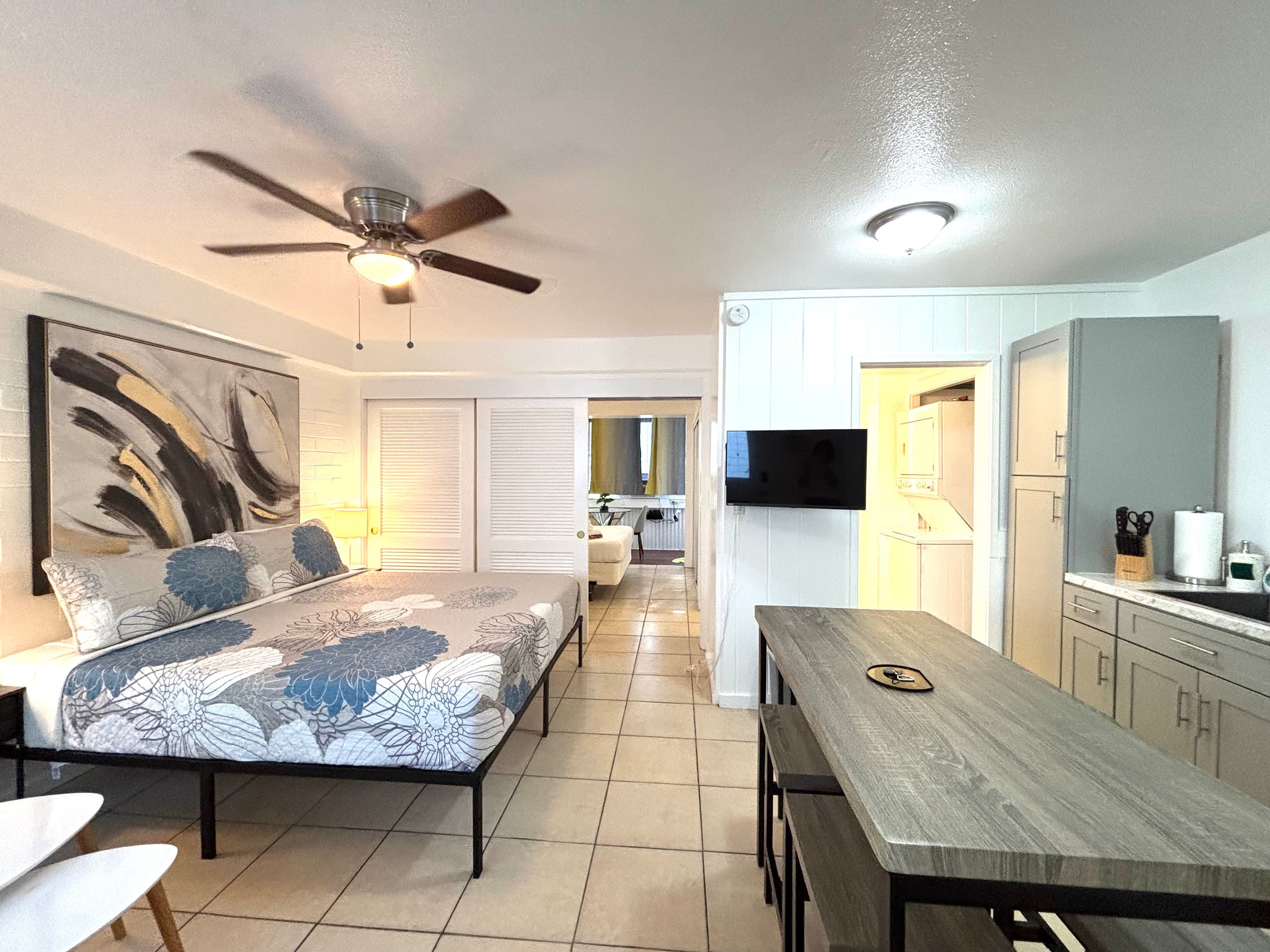 1-bedroom Center of Waikiki Kitchen WiFi Beach - Image 7