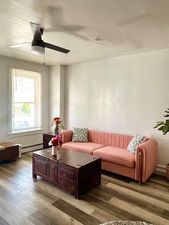Private Bedroom W/ Queen Bed #1 Allentown Center - Allentown, PA
