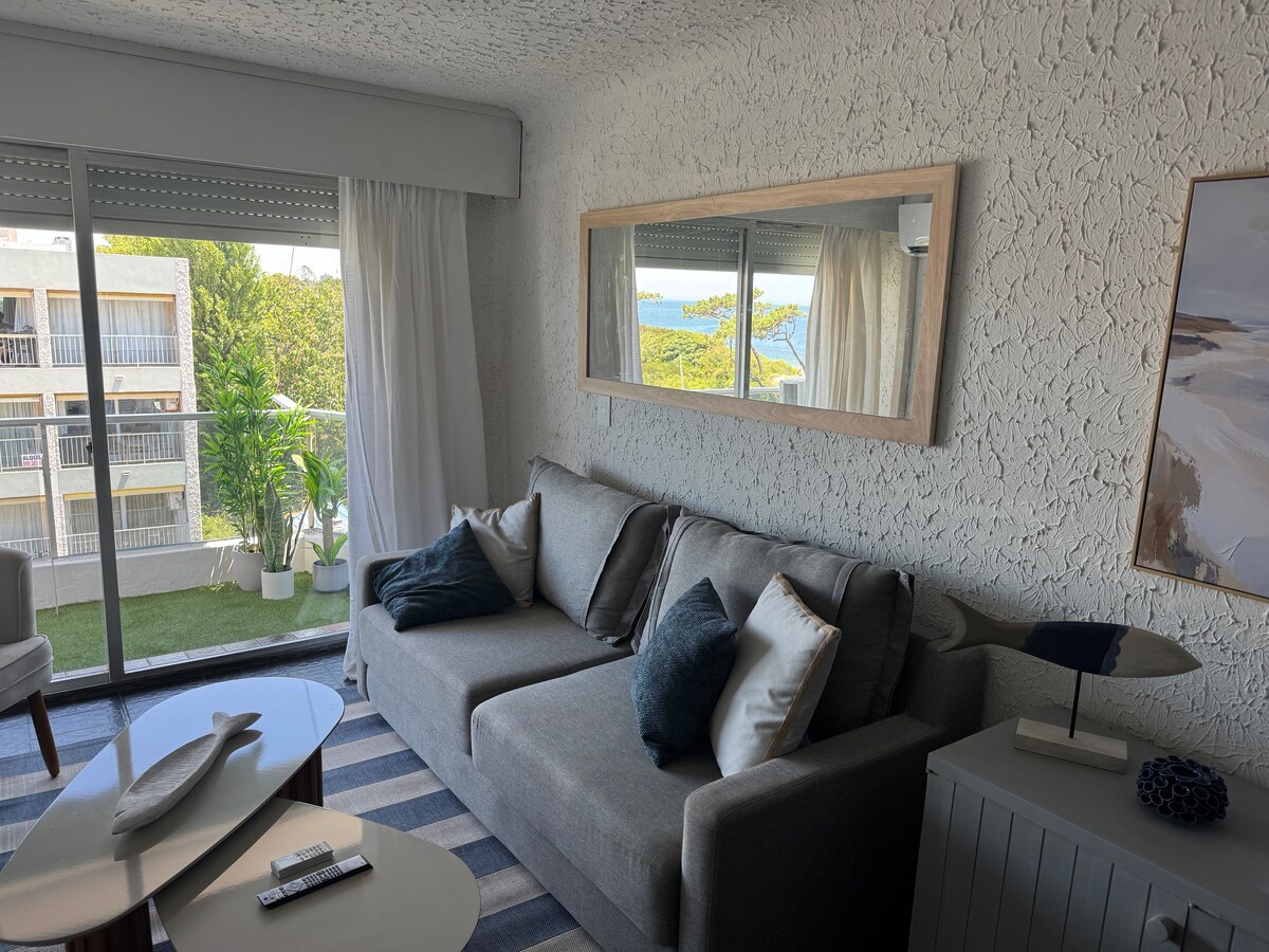 Top Airbnb: Large apartment facing Playa Mansa (p. 8) in Punta Del Este
