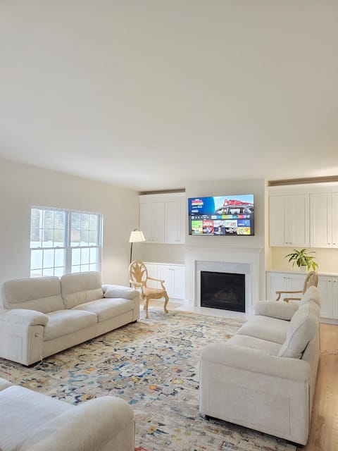 Top Airbnb: Brand New Spacious Home with Parking for Families in Long Island