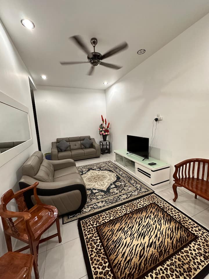 Naza Homestay - Jerantut
