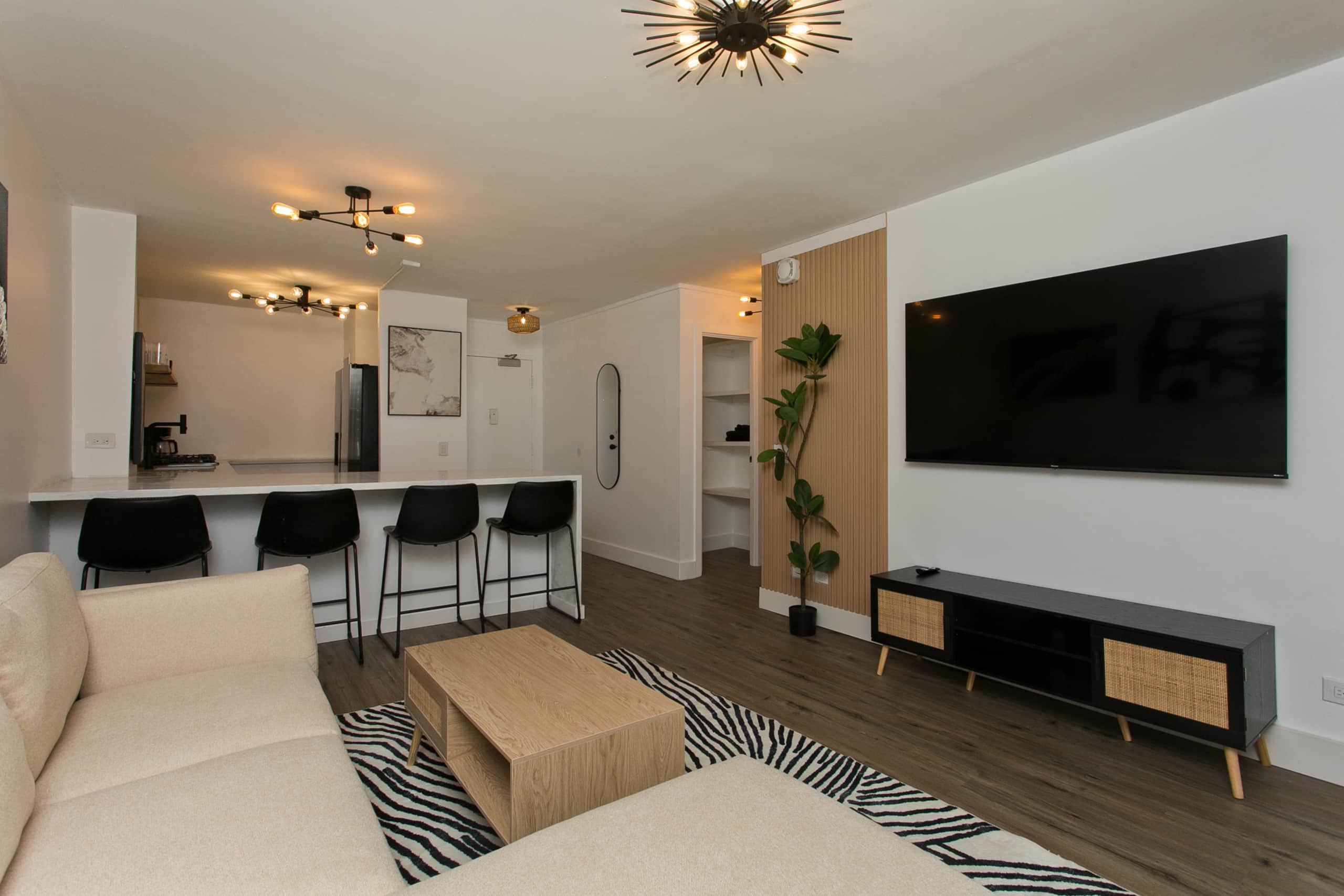 Luxury Lush 3 Bed 2 Bath, Ocean View, With Parking - Image 3