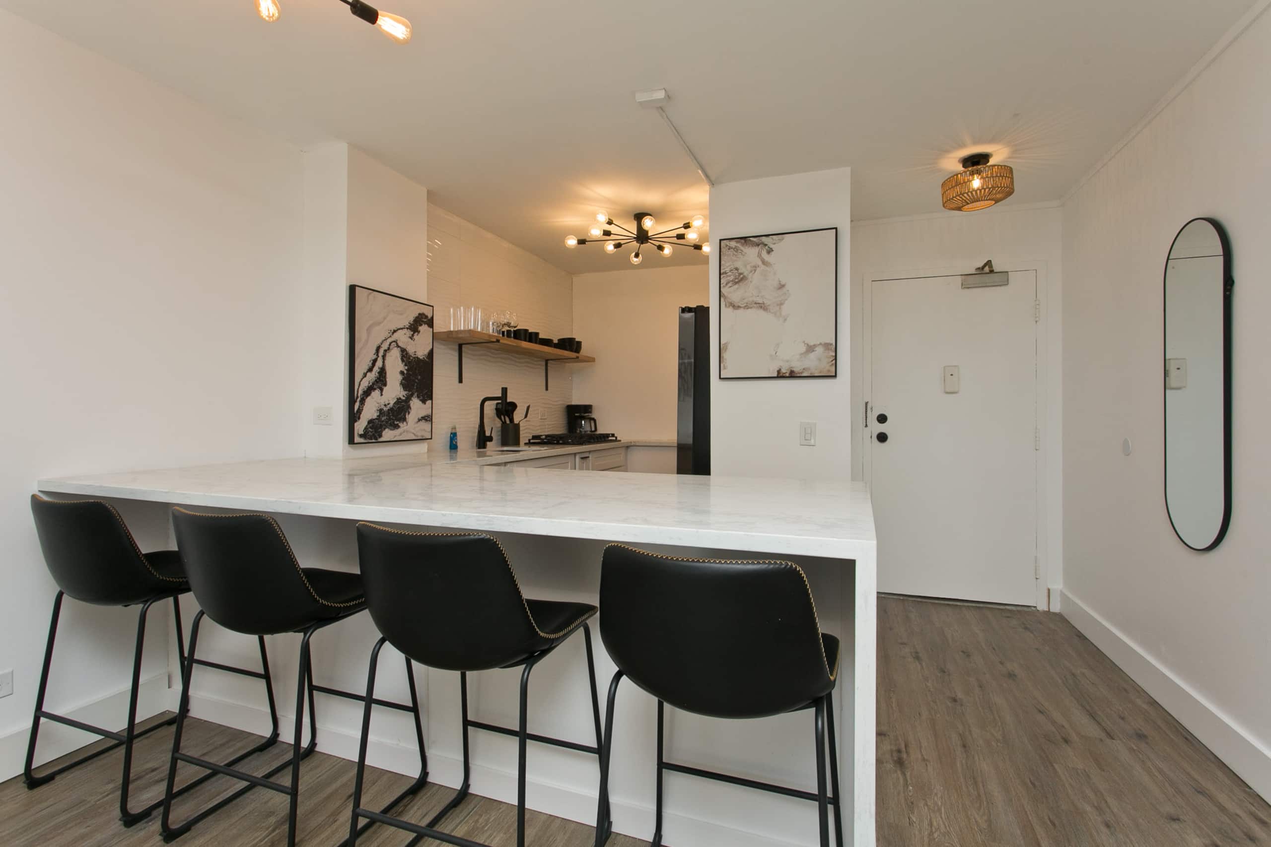 Luxury Lush 3 Bed 2 Bath, Ocean View, With Parking - Image 6
