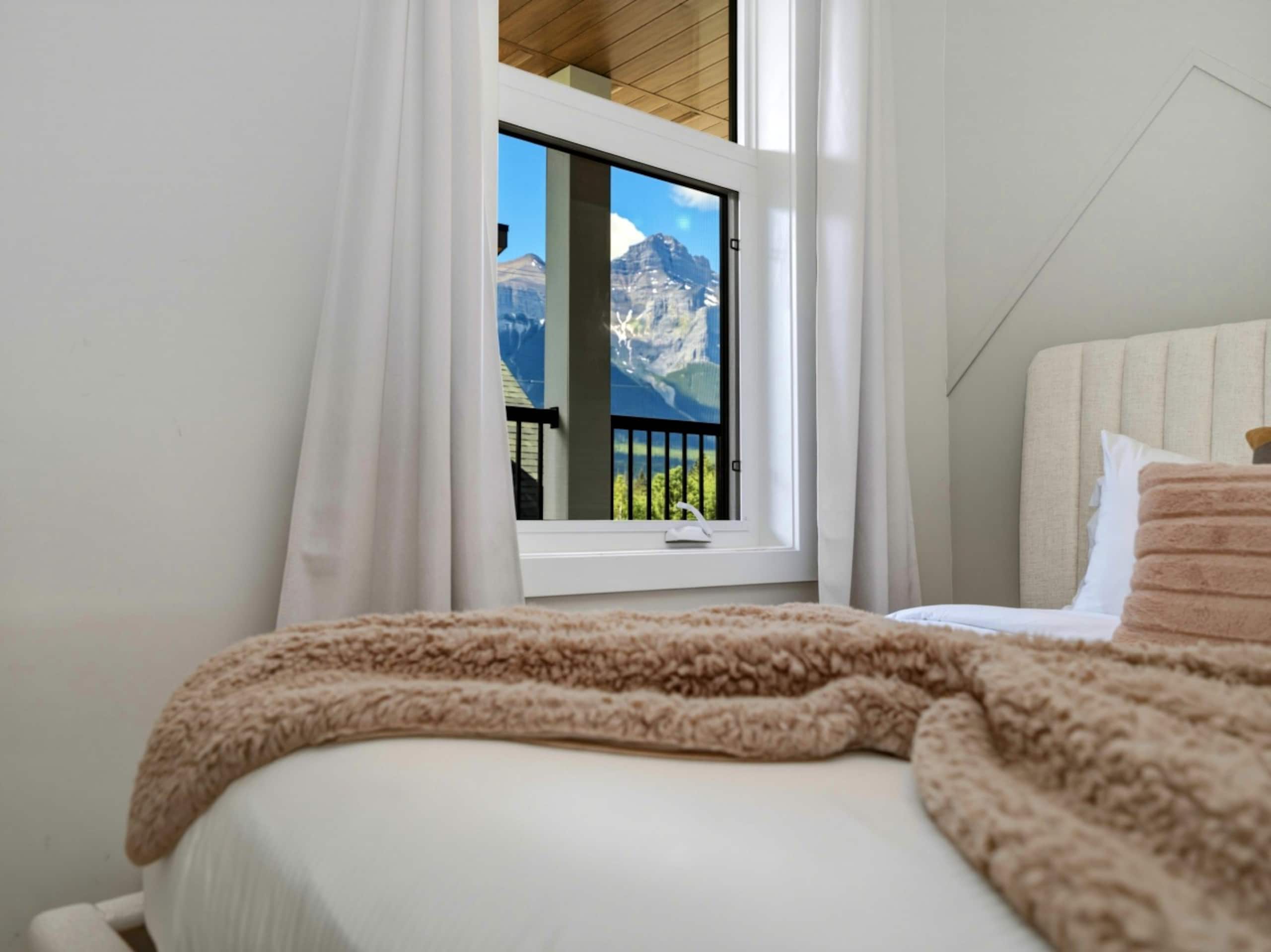 Mountain Retreat w/ Views & Hot Tub Near Banff - Photo 43