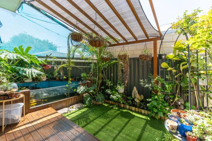 Carlisle near airport, Perth CBD, crown casino gallery image 5