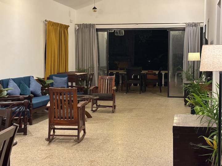 Living room image 9