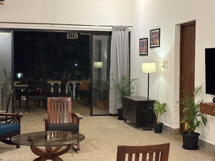 Living room image 6