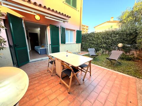 Terrace and Garden in the town center
