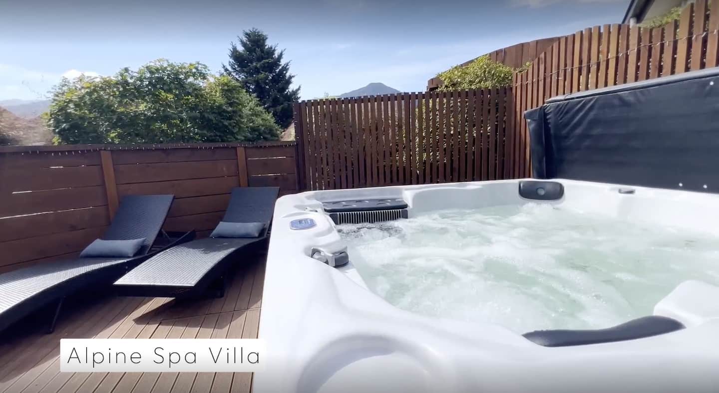 Private Spacious Alpine Villa & Exclusive Hot Tub 4
