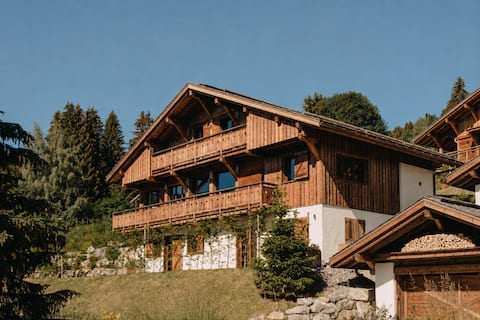 400 m² Chalet – Mont Blanc View, Spa & Gym