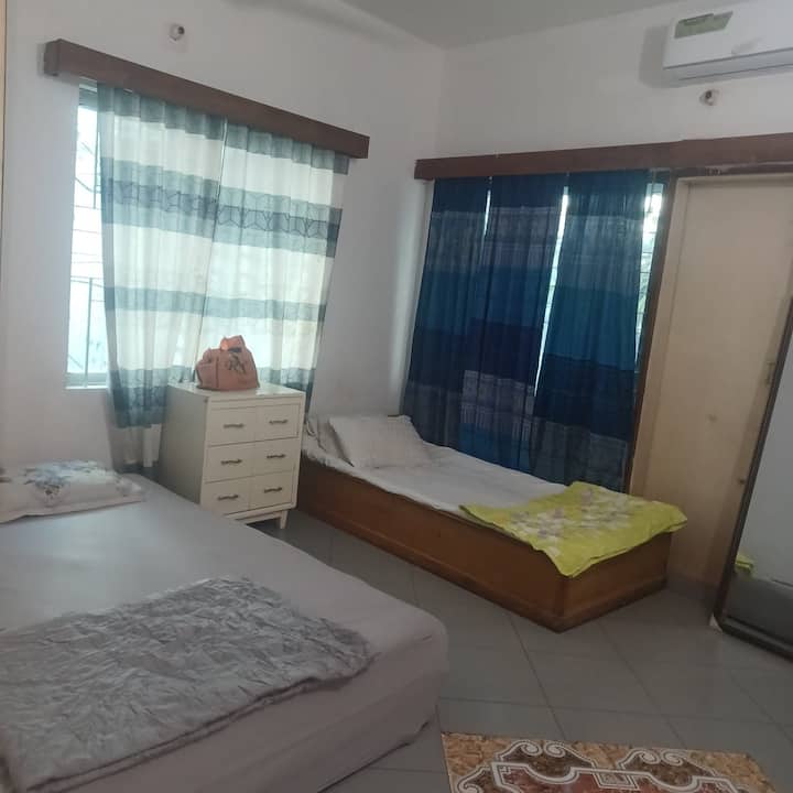 Cozy Super Saver Safe Place - Dacca