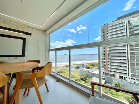 Right on the sand, stunning view, Beto Carrero