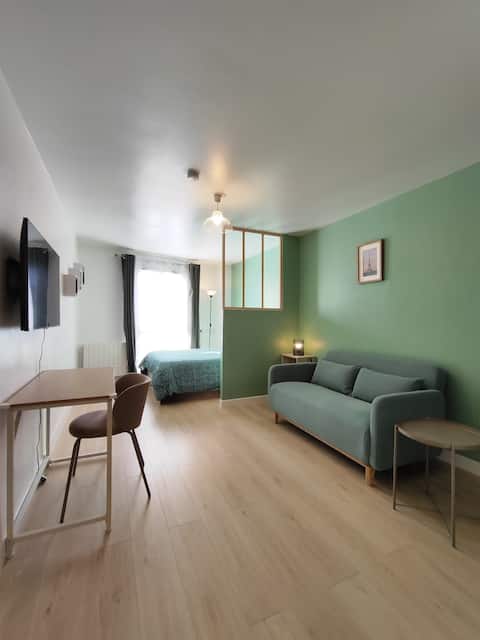 Popular Airbnb listing: Ideal Getaway - RER A - Paris & Disneyland in Noisy Le Grand