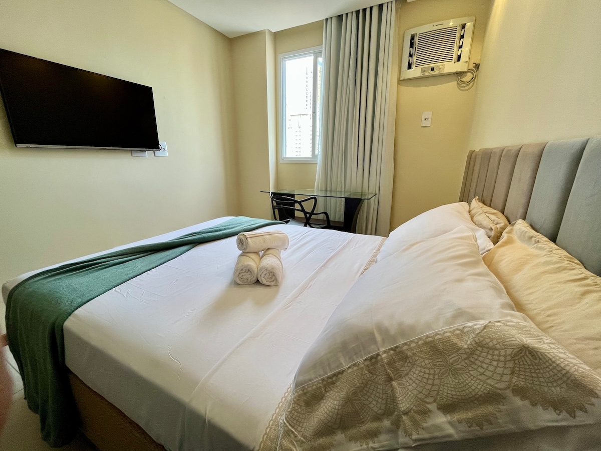 Дупли кревет, 43-инчен телевизор и клима уред. 