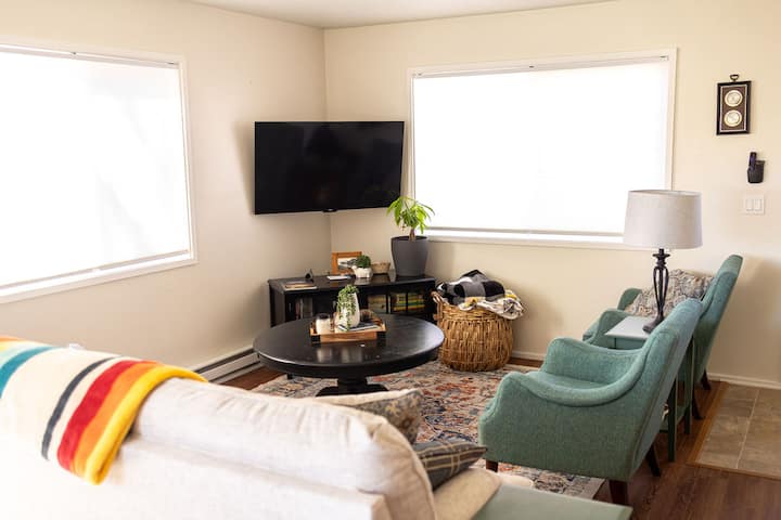 Filtered Tillamook Bay View Bungalow, Pet-friendly - Oceanside, OR