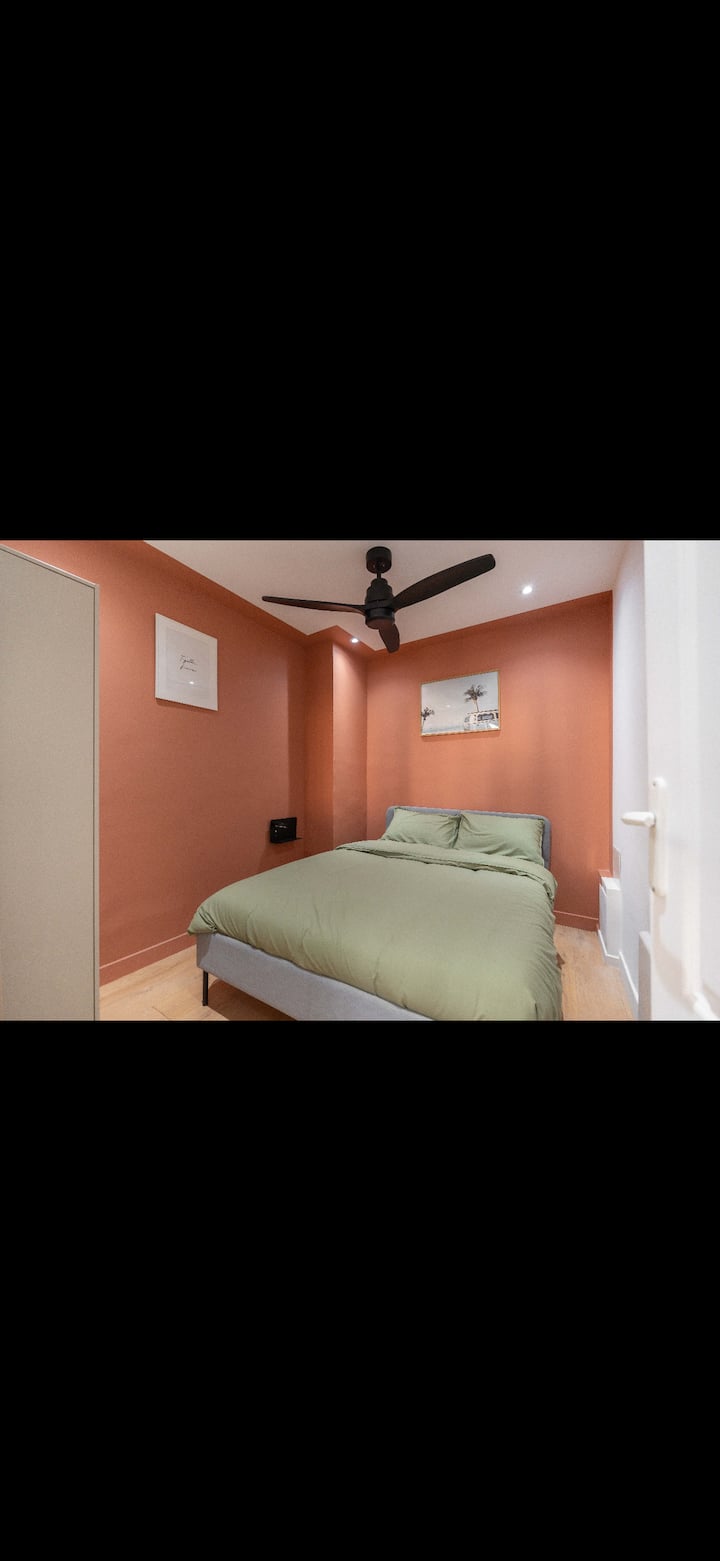 Chambre 2 
2 couchage 140x190

Room 2
2 beds 140x190