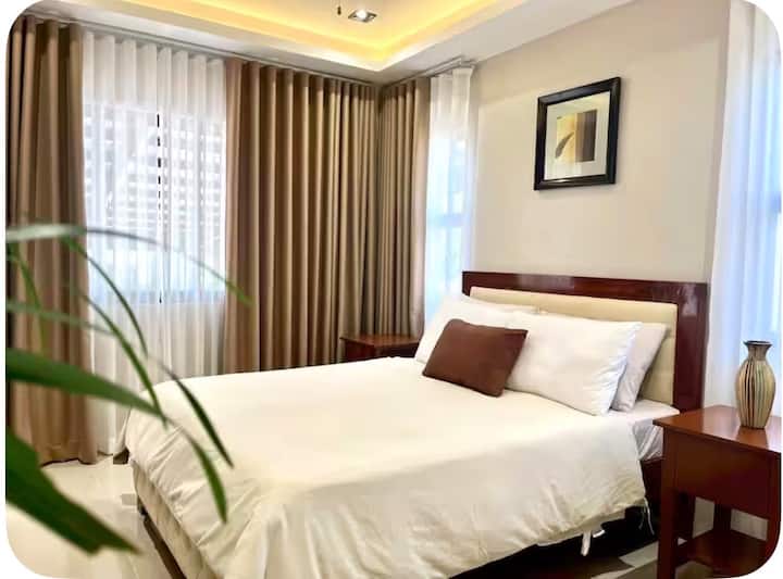 Spacious 4BR:Kitchen+Wi-Fi+Pet Near beac&YachtClub