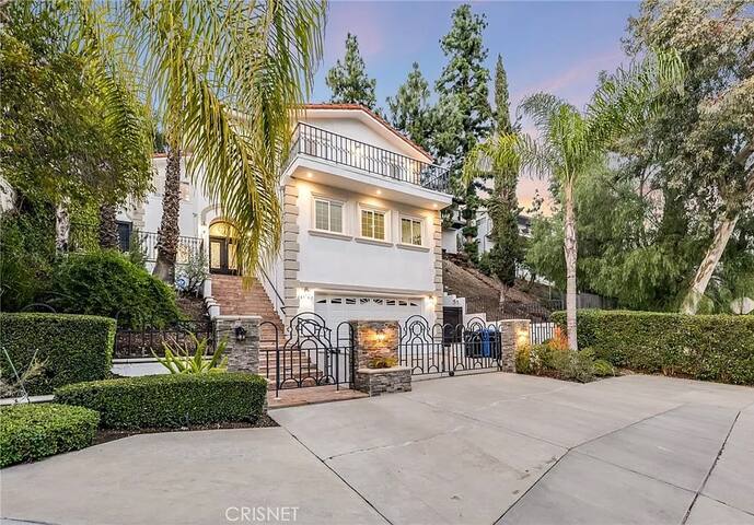 Woodland Hills Mansion!