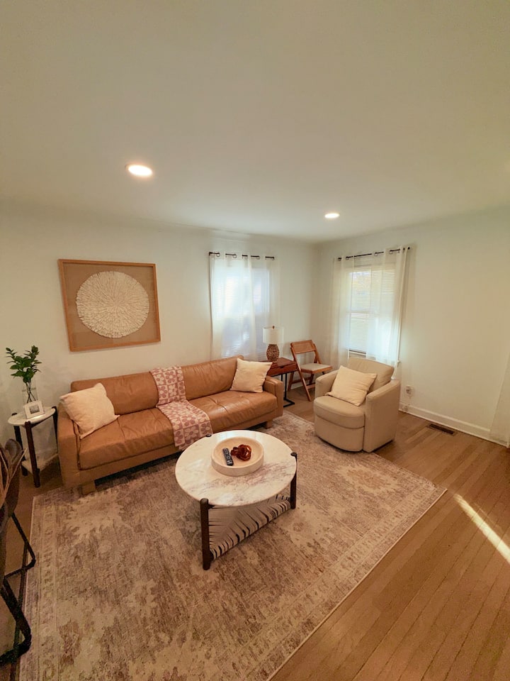 Large 1 Bedroom Suite Pet Friendly Near Hofstra - Westbury, NY