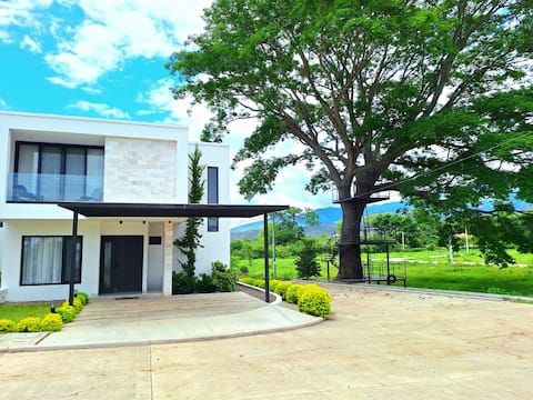 Unique Townhouse, 5-Star Hospitality