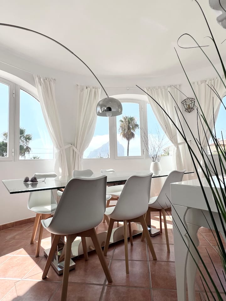 Spa & Complete A/c Pool House, Bbq. Relax W Family - Calp