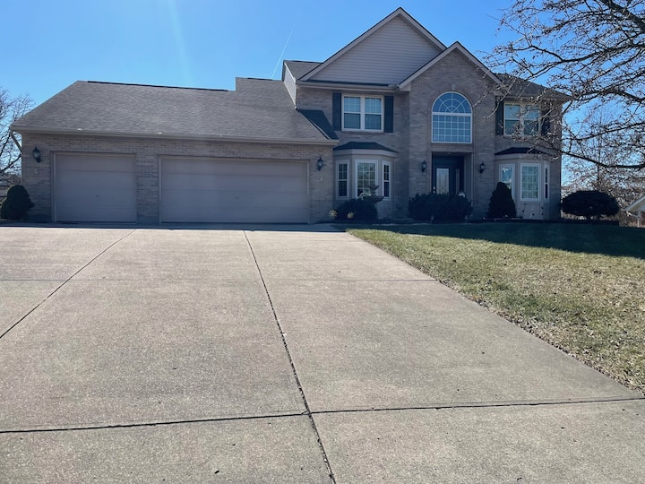 Comfy Bed And Weekend Breakfast! - West Chester Township, OH