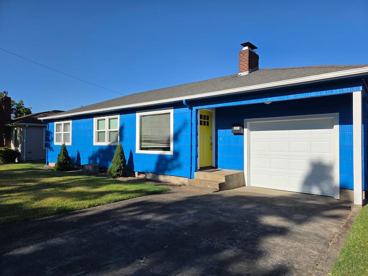 The Blue Bungalow - South Eugene - Eugene, OR