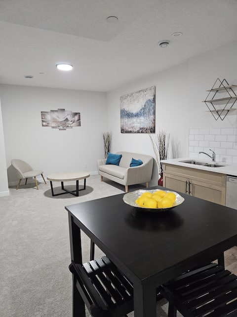 Top Airbnb: Apartment in Hotchkiss: The Mountain View in Alberta