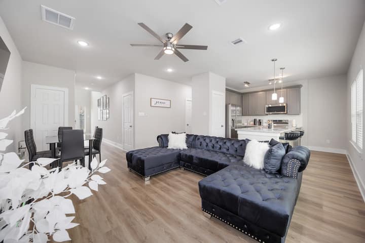 Large 6br Duplex • 14 Beds • 4-car Garage•tesla L2 - Houston, TX