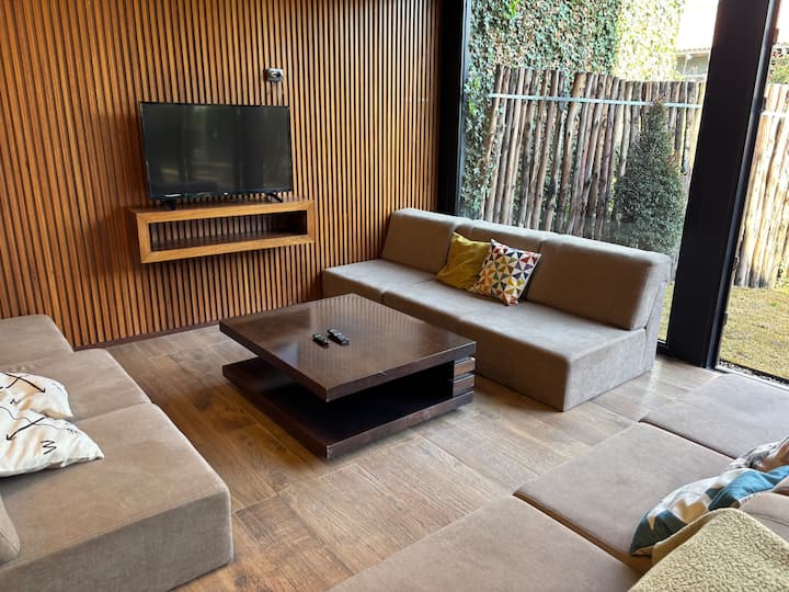 Casa Con Piscina Privada En El Bosque Norte - Bolivia