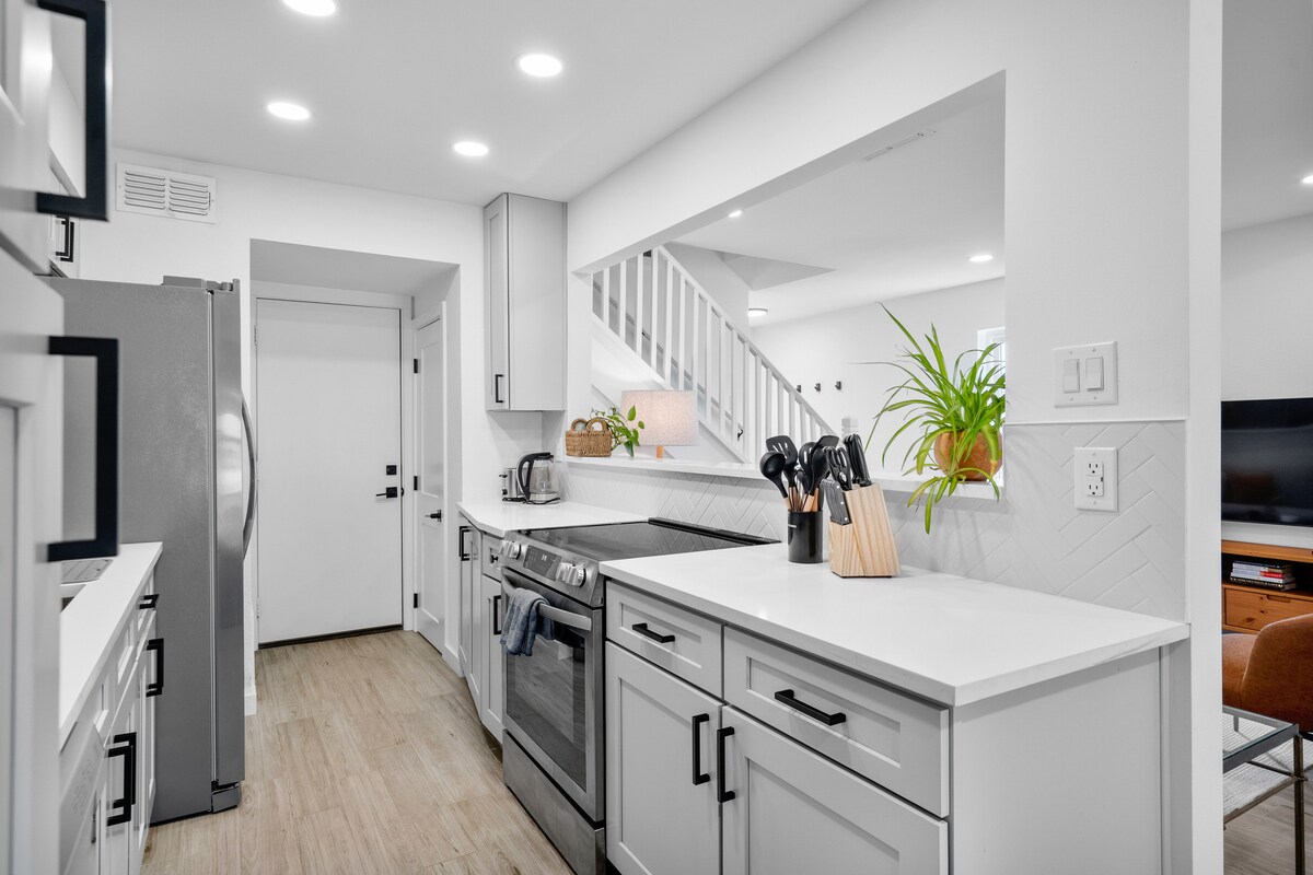 Stylish S Austin Retreat with Private Patio & Yard