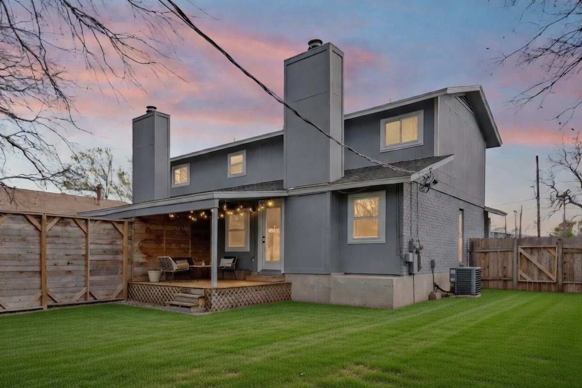 Stylish S Austin Retreat with Private Patio & Yard