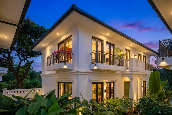 3br |Pool+garden|stayvista| Casa Puma @North Goa - Goa
