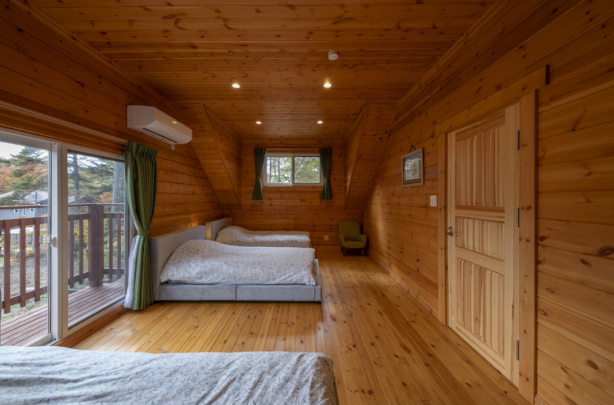 2024年完成｜約200㎡の新築ログハウス｜丸太造りの温もりに包まれ、大