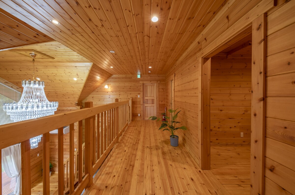 2024年完成｜約200㎡の新築ログハウス｜丸太造りの温もりに包まれ、大