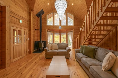 Barbecue allowed!A newly built log house of about 200 m² | Surrounded by the warmth of a log house,