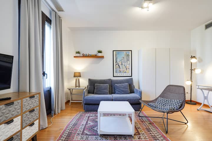 Gran Via City Center Apartment - 바르셀로나