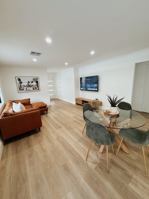 Covs House Exclusive Beachside Retreat