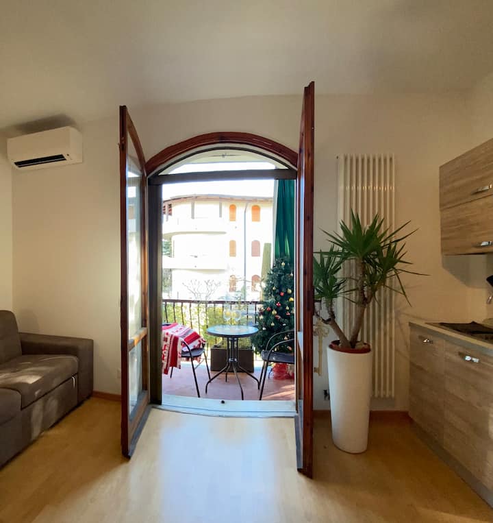 Peschiera: Appartamento Con Balcone E Ac + Wi-fi - Sirmione
