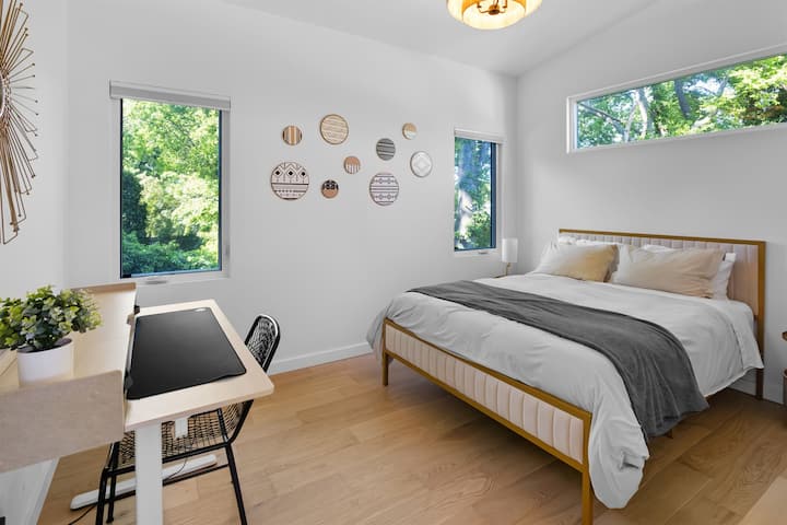 Private bedroom