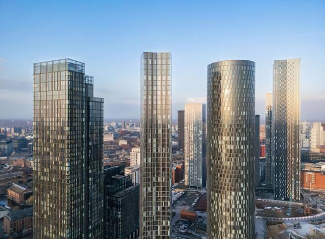 Luxury 2Bed Penthouse with Views Manchester Centre gallery image 4