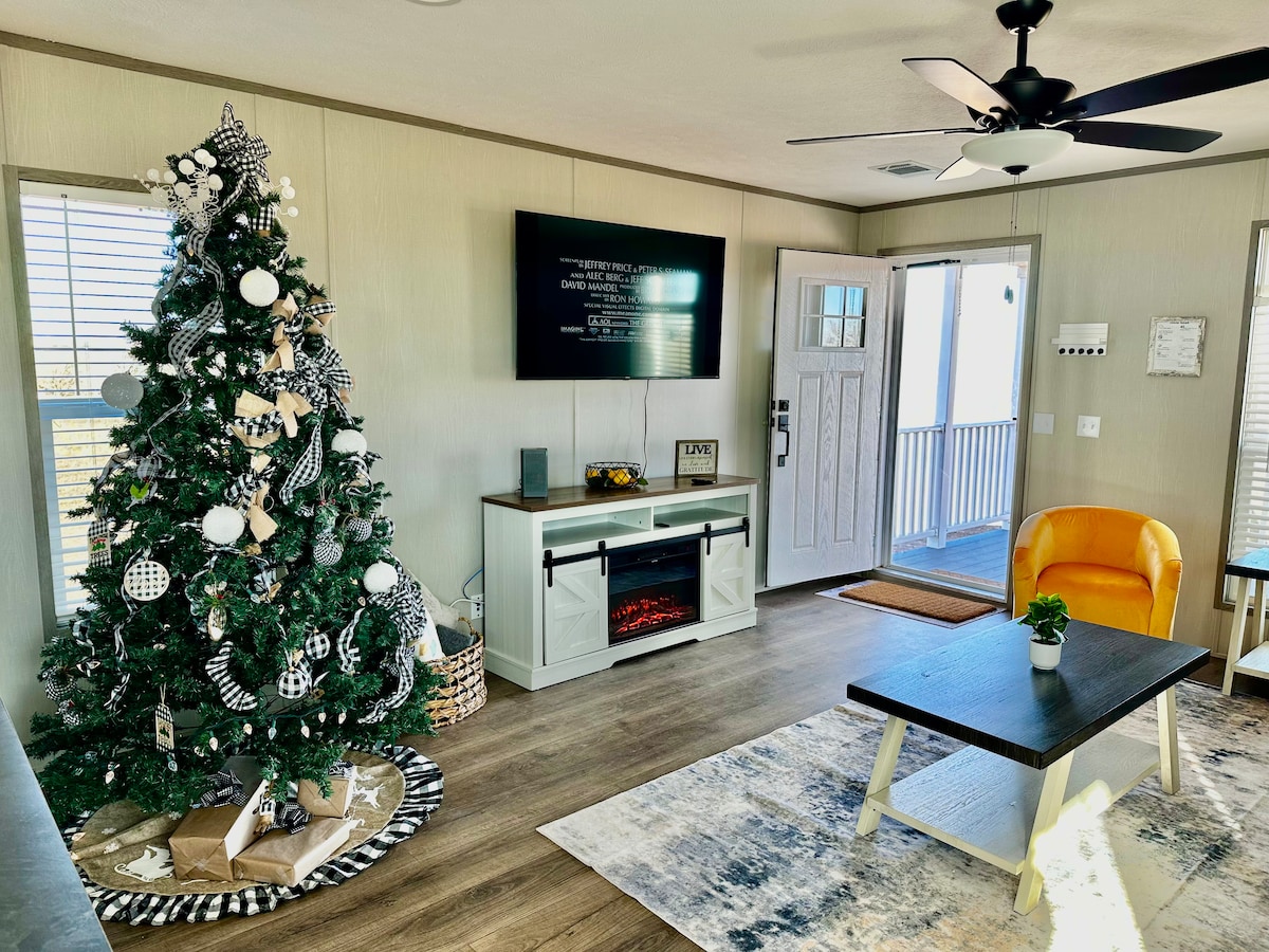 Successful Airbnb property: La Casa de la Loma. Unit (C) in Texas Panhandle