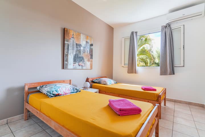 საძინებელი 1