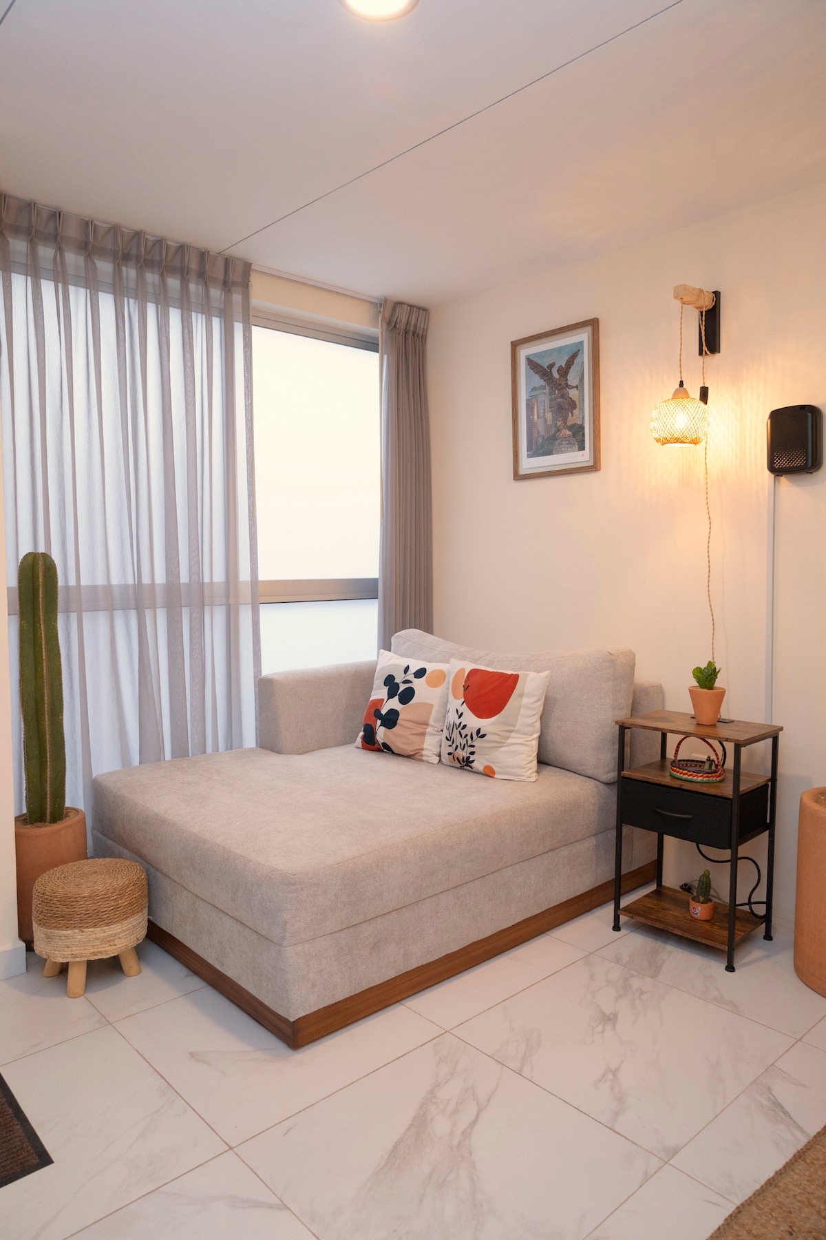 Top Airbnb: Desertic Chic CDMX Apt Cute Balcony & TV Projector in Guerrero