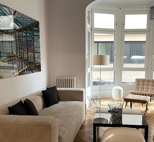 Eliseos Luxury Apartment HUTB-001281