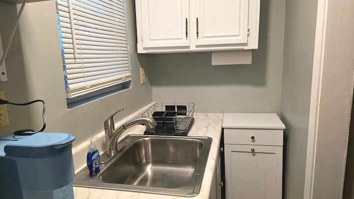 Private Mil Suite W/ King Bed & Full Kitchen - Abilene, TX