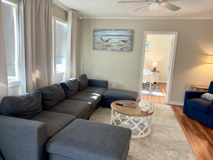 4 Bedroom 3 Bath Beach Condo, 2 Min Walk To Beach - Old Orchard Beach, ME