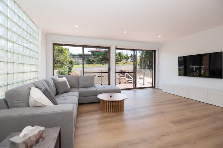 Bella Vista With Amazing Ocean View And Pool - Batemans Bay
