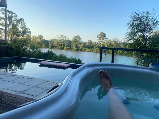 Riverside Luxury near the Tennis Centre gallery image 2