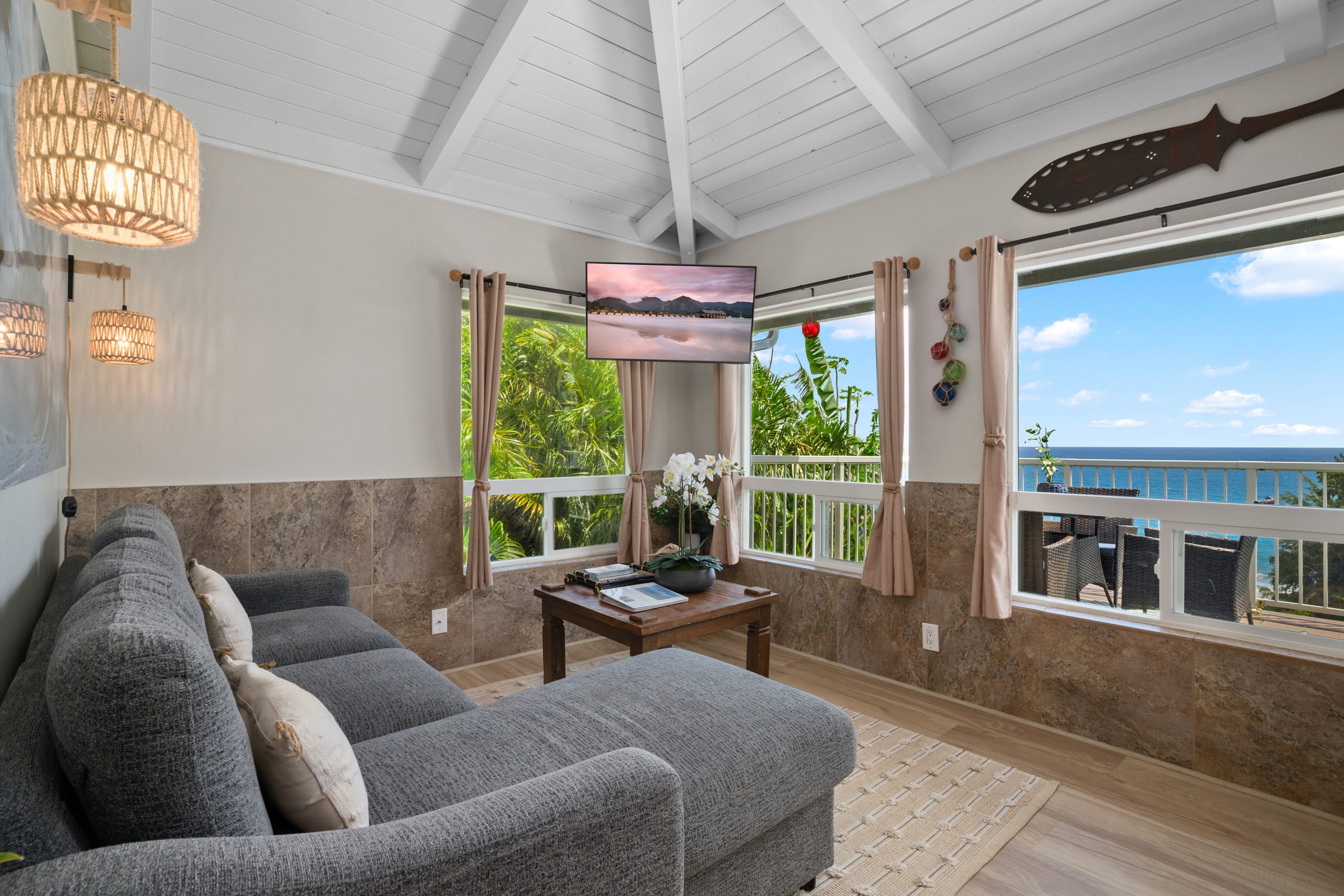Couple's Kauai Cliffside Retreat with A/C - Image 7